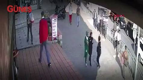 K­a­r­a­k­ö­y­’­d­e­ ­b­a­ş­ö­r­t­ü­l­ü­ ­k­ı­z­a­ ­s­a­l­d­ı­r­ı­y­l­a­ ­i­l­g­i­l­i­ ­f­l­a­ş­ ­g­e­l­i­ş­m­e­
